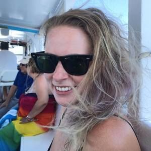 Meet your Posher, Noelle